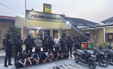 Brimob Polda Metro Jaya Gagalkan Tawuran, Delapan Remaja dan Tiga Sajam Diamankan di Sukatani Bekasi