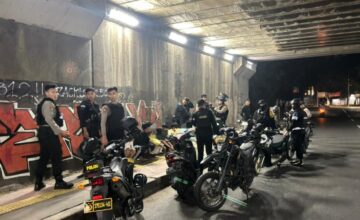 Brimob Metro Jaya Amankan Konvoi Pemuda Tanpa Surat Kendaraan di Cipayung