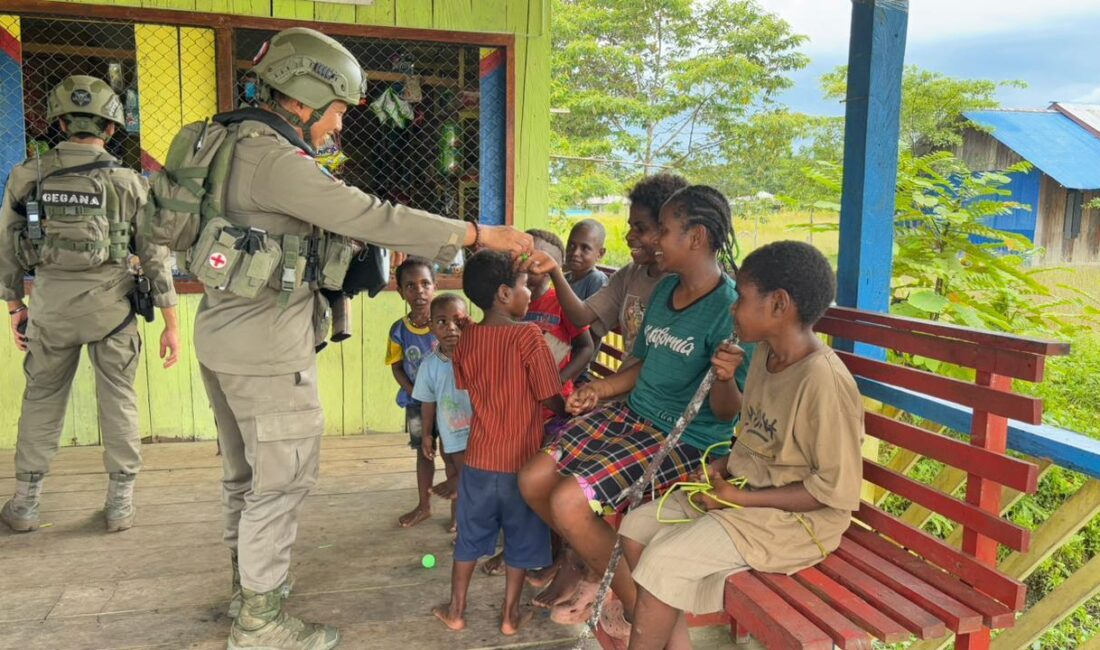 Langkah Kecil, Rasa Aman yang Besar: Patroli Humanis Satgas Ops Damai Cartenz Hangatkan Kenyam