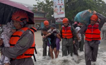 Polri Gerak Cepat Evakuasi Warga Terdampak Banjir di Padang