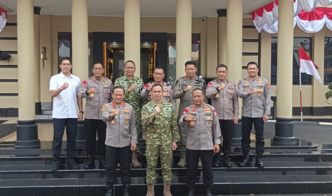 Kunjungi Dankorps Brimob Polri, Kapolda Metro Jaya dan Pangdam Jaya Perkuat Soliditas TNI-Polri