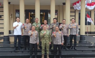 Kunjungi Dankorps Brimob Polri, Kapolda Metro Jaya dan Pangdam Jaya Perkuat Soliditas TNI-Polri
